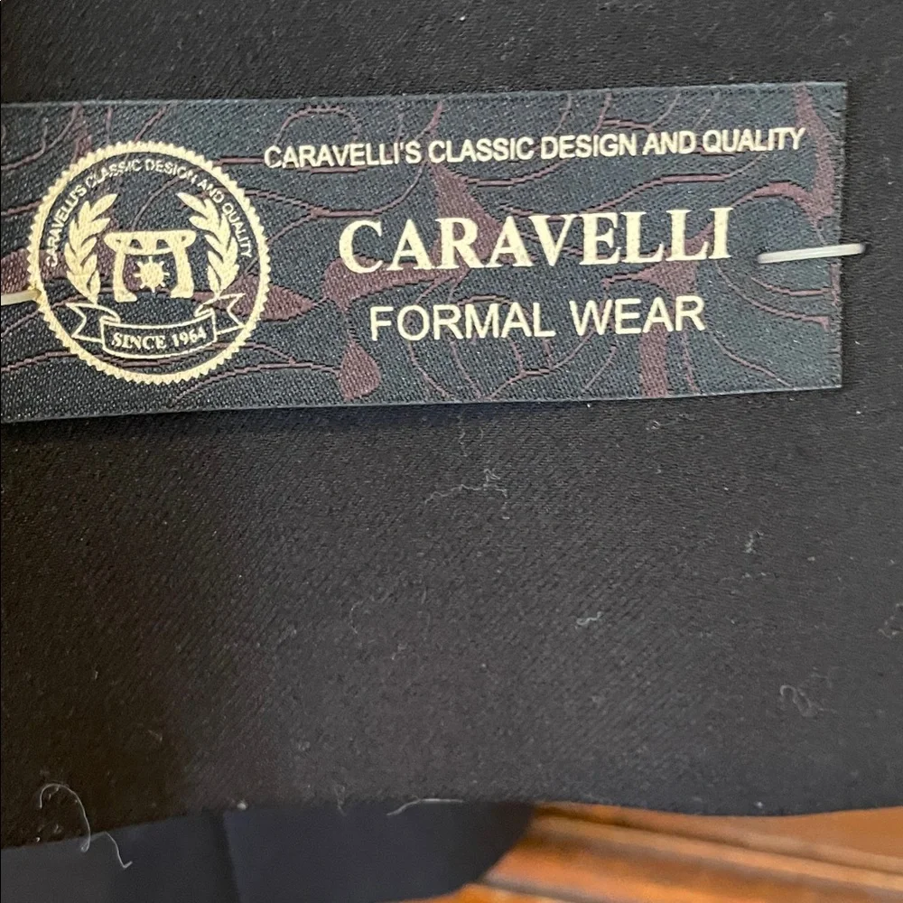 Caravelli Elegant Midnight Tuxedo Blazer RN # 99579. Size 38R/32W NWOT.